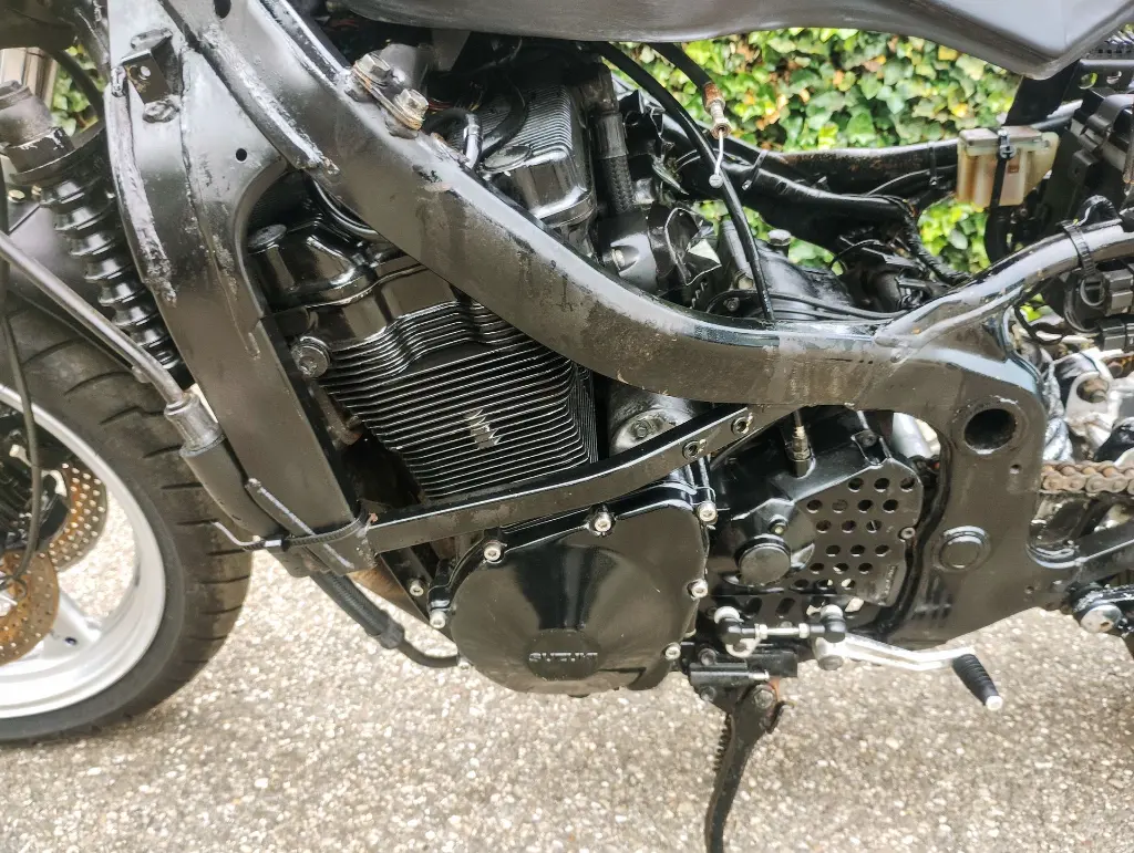 Suzuki GSX 600F (4).webp