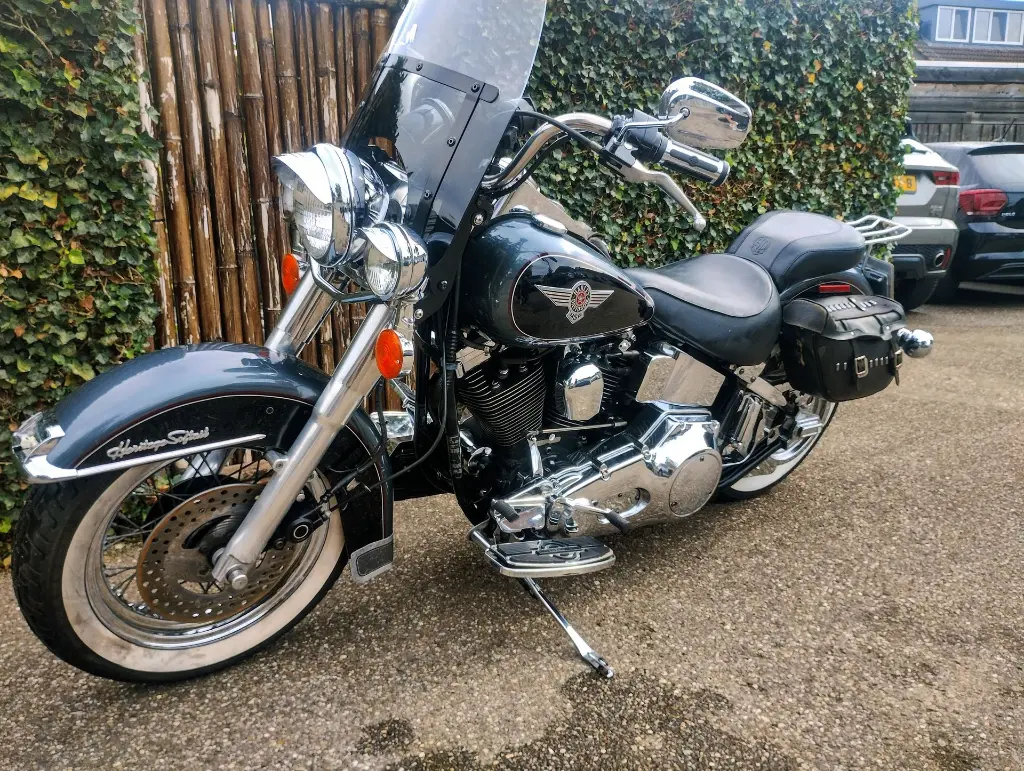 Harley Davidson FLSTC Heritage Softtail Classic (3).webp