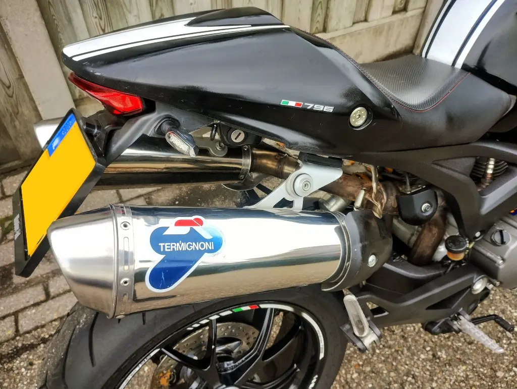 DUCATI Monster 796 (1).webp