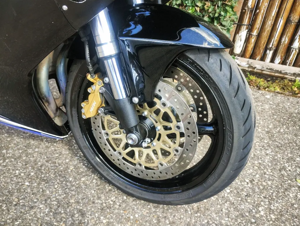 HONDA CBR 900RR Fireblade (13).webp