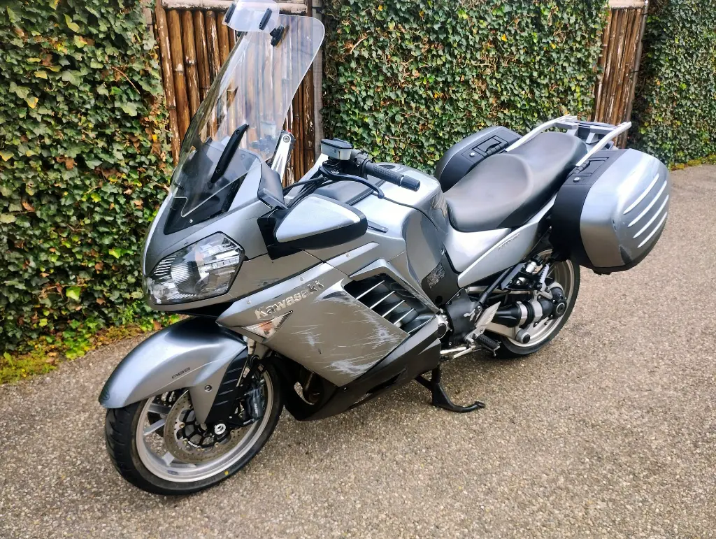 KAWASAKI 1400 GTR (3).webp