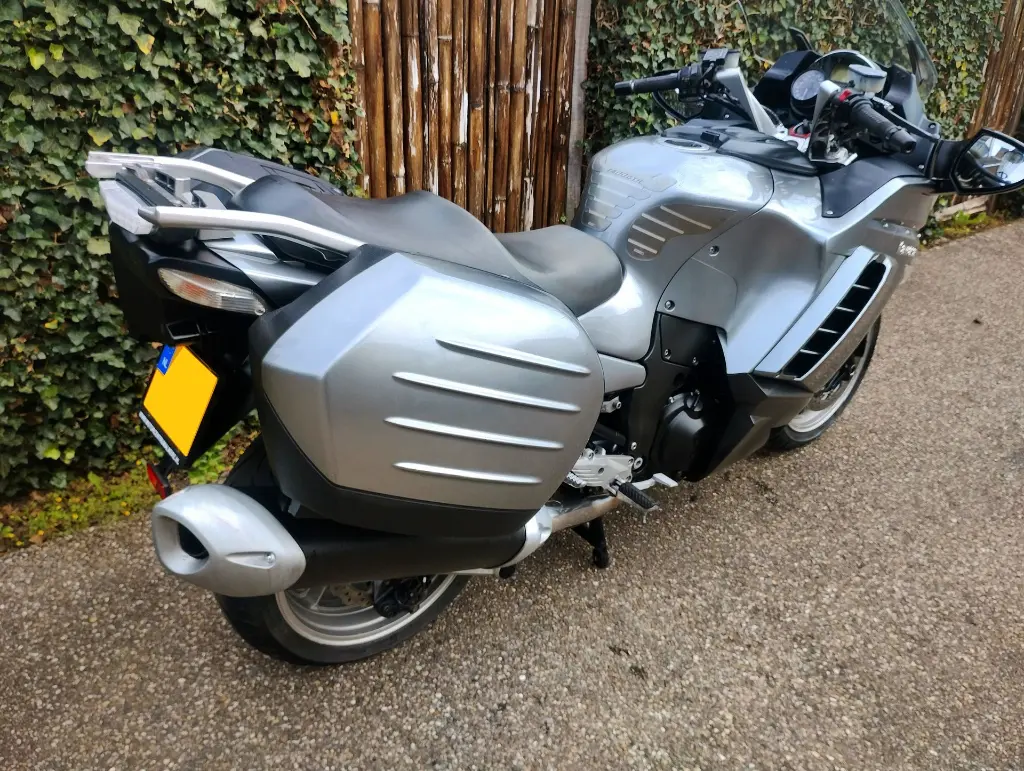 KAWASAKI 1400 GTR (18).webp