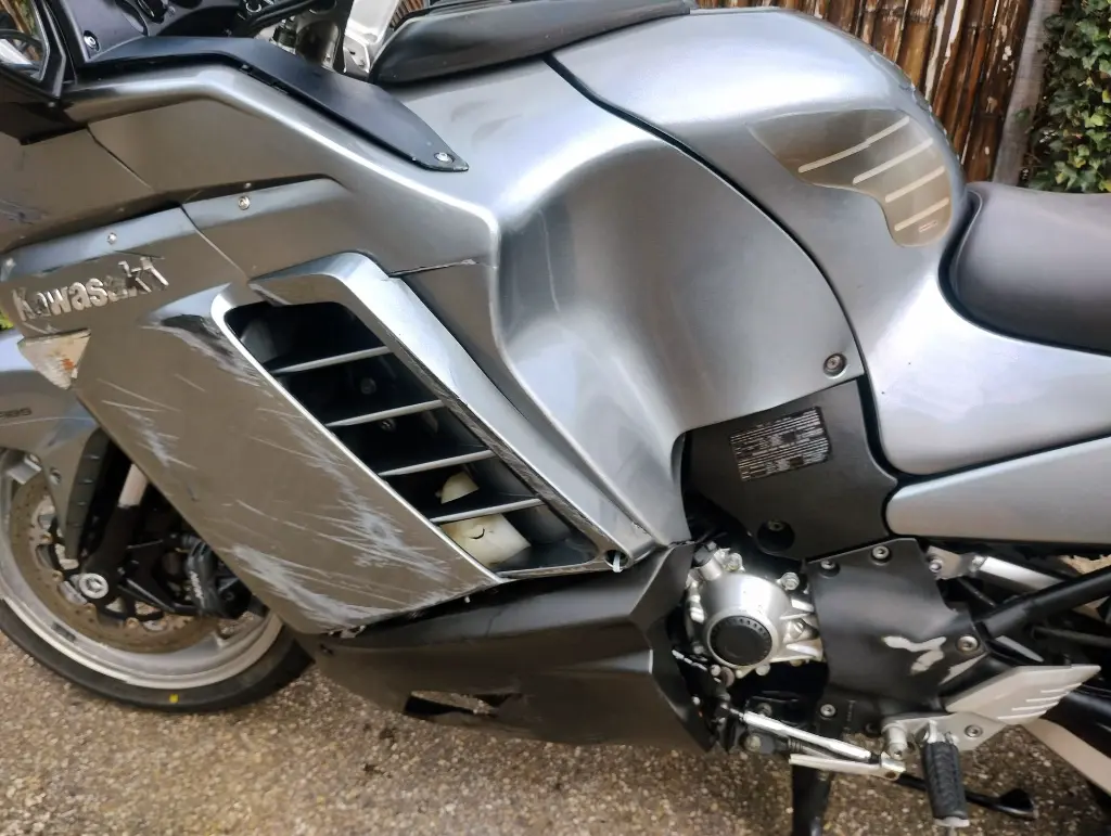 KAWASAKI 1400 GTR (6).webp