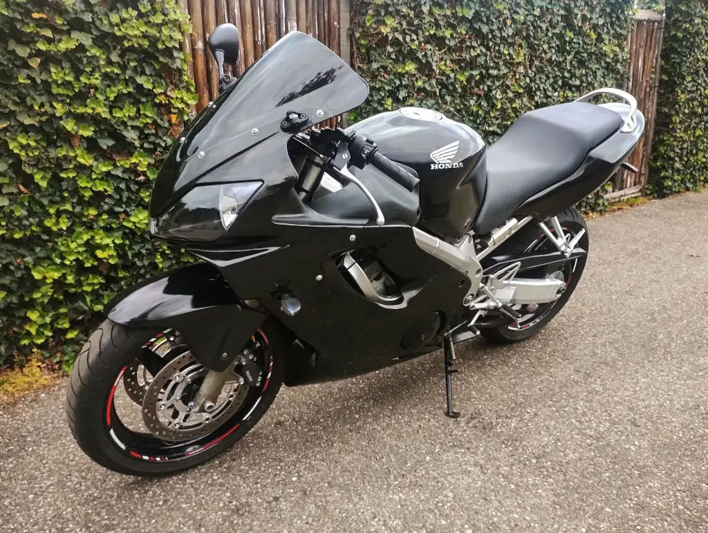 HONDA CBR 600F (6).webp