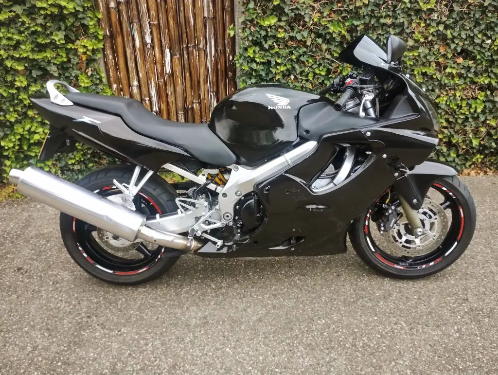HONDA CBR 600F (13).webp