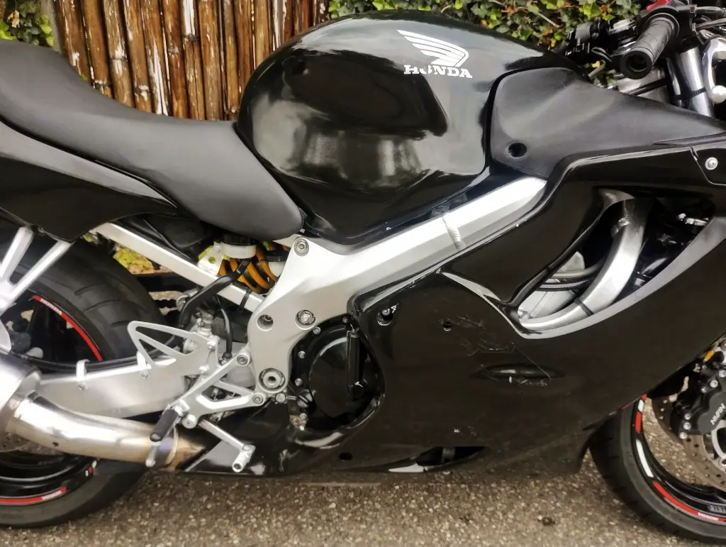 HONDA CBR 600F (1).webp