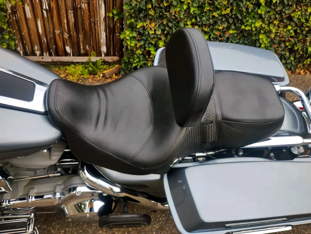 Harley Davidson FLHT Electra Glide (9).webp