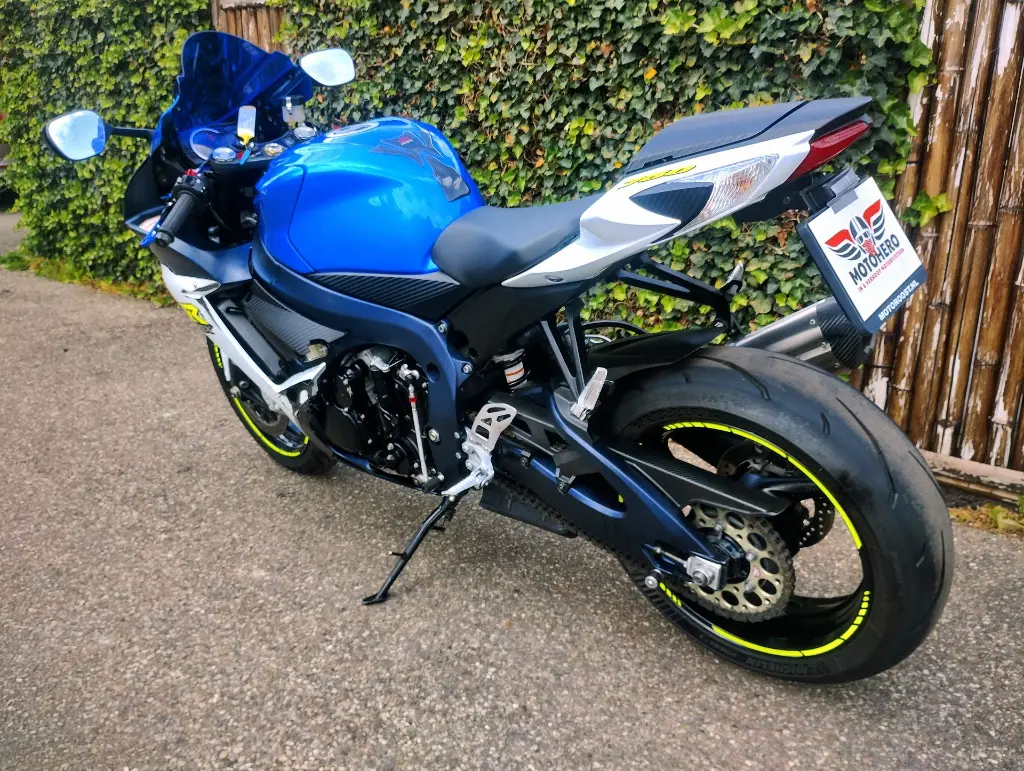 SUZUKI GSX R750 (5).webp