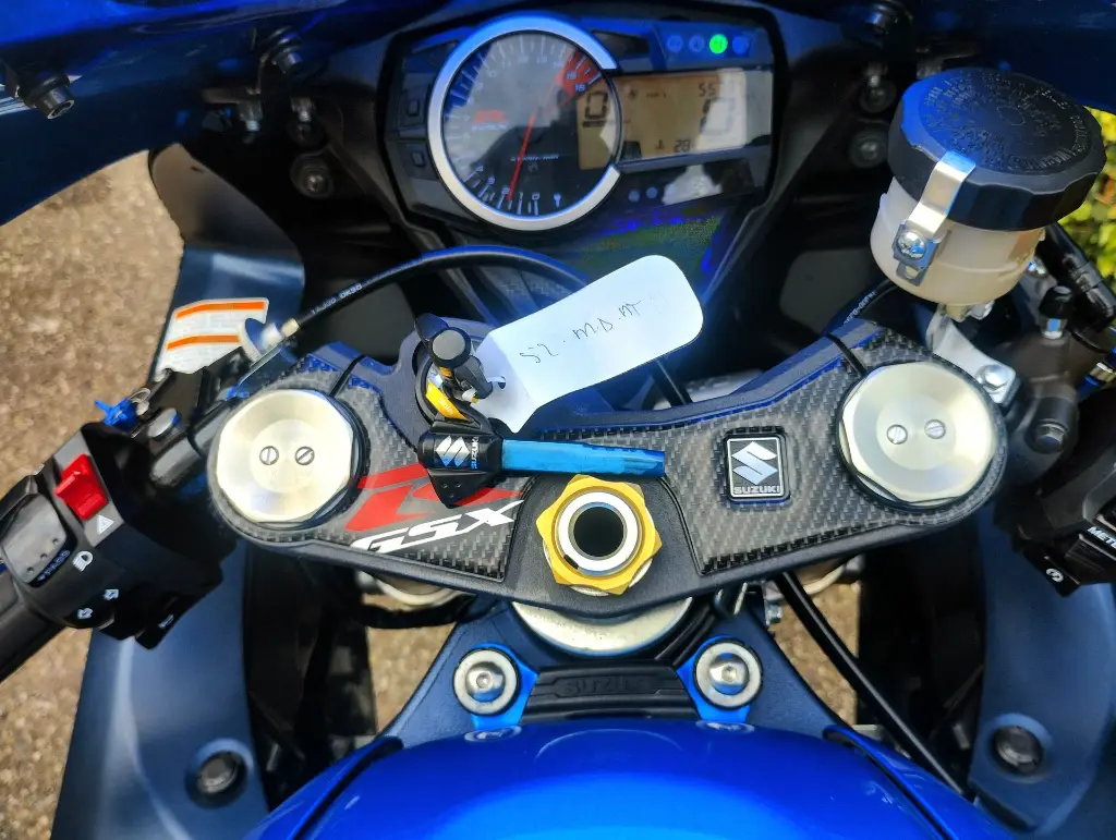 SUZUKI GSX R750 (13).webp