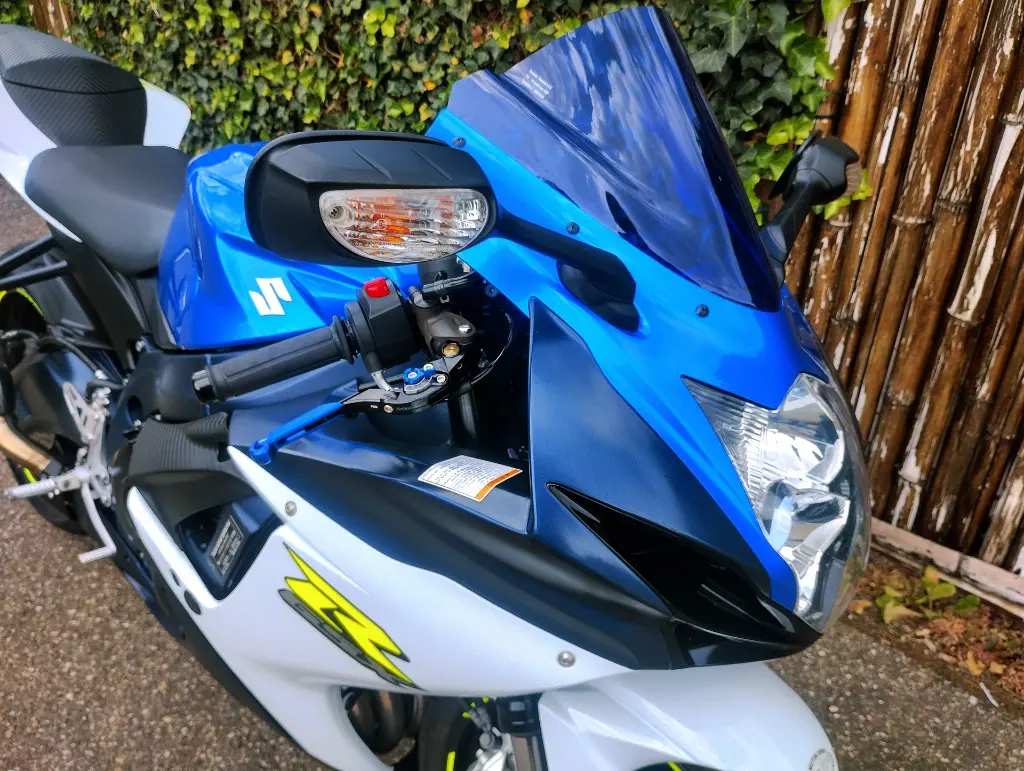 SUZUKI GSX R750 (17).webp