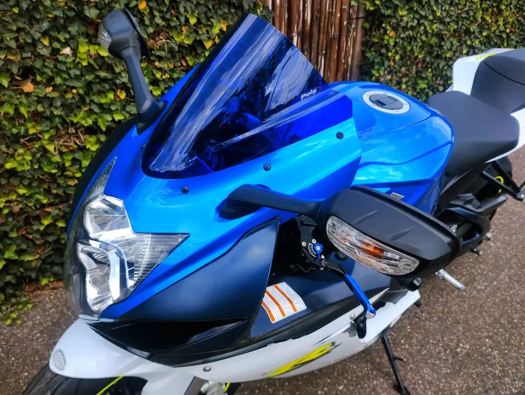 SUZUKI GSX R750 (4).webp