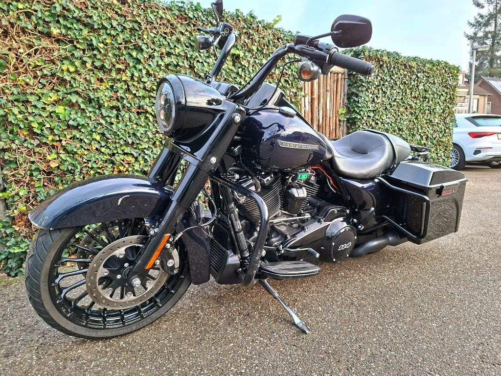 Harley Davidson 114 FLHRXS Road King Special (2).webp