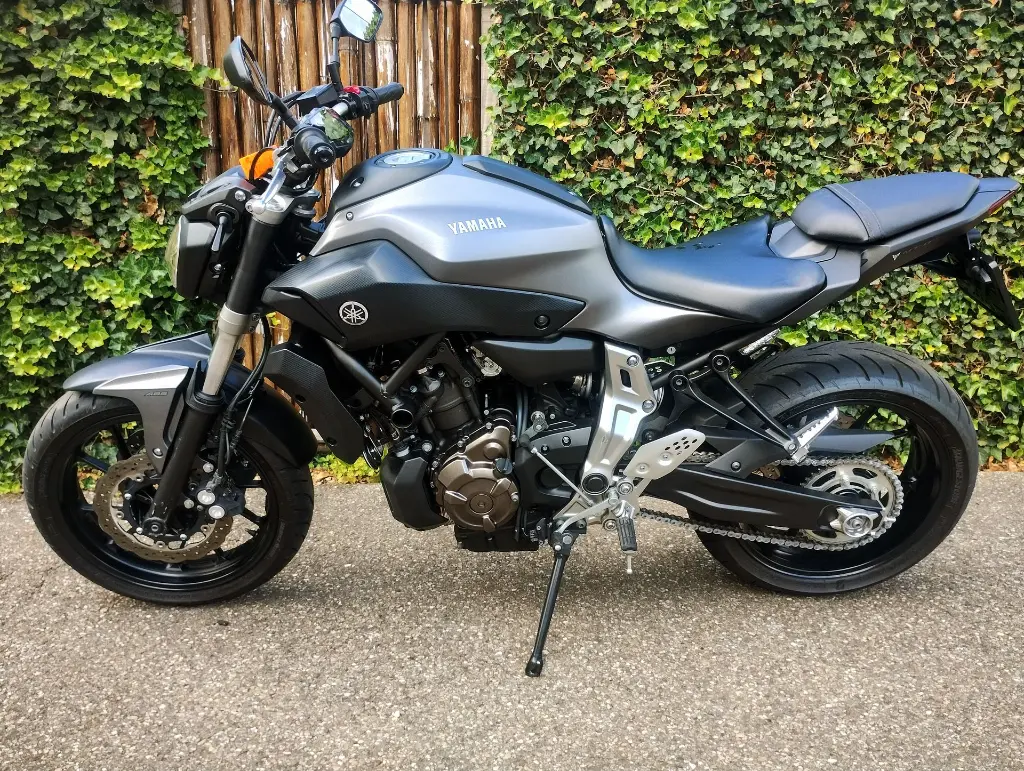 YAMAHA MT O7 (2).webp