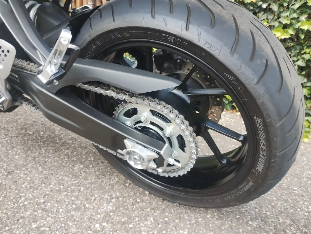 YAMAHA MT O7 (8).webp