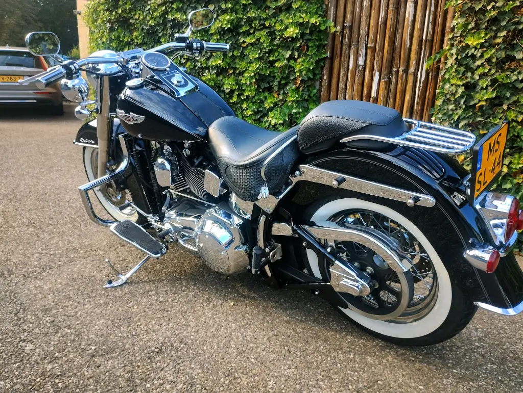 HARLEY DAVIDSON Softail Deluxe FLSN (7).webp