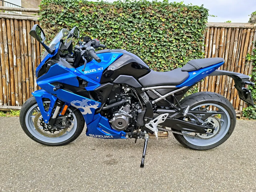 SUZUKI GSX-8R (8).webp