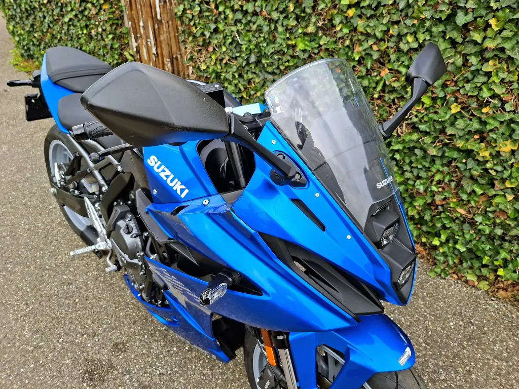 SUZUKI GSX-8R (25).webp