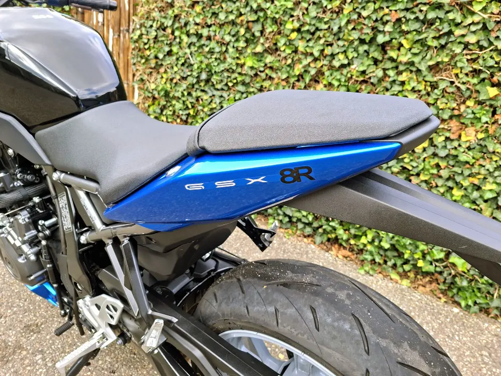 SUZUKI GSX-8R (14).webp