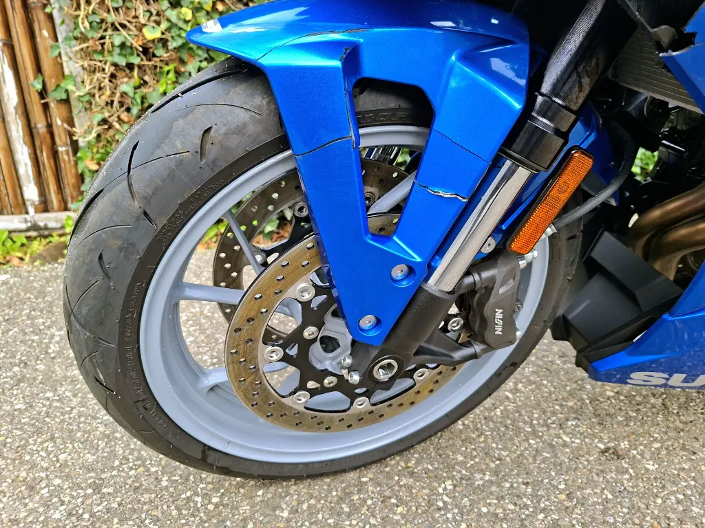 SUZUKI GSX-8R (4).webp