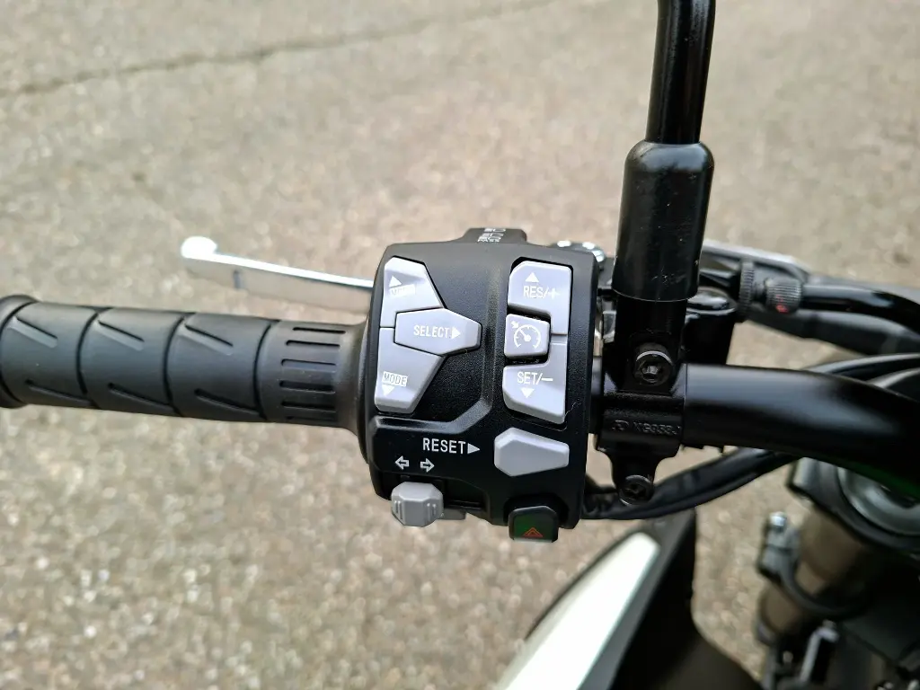 KAWASAKI Z900 (14).webp