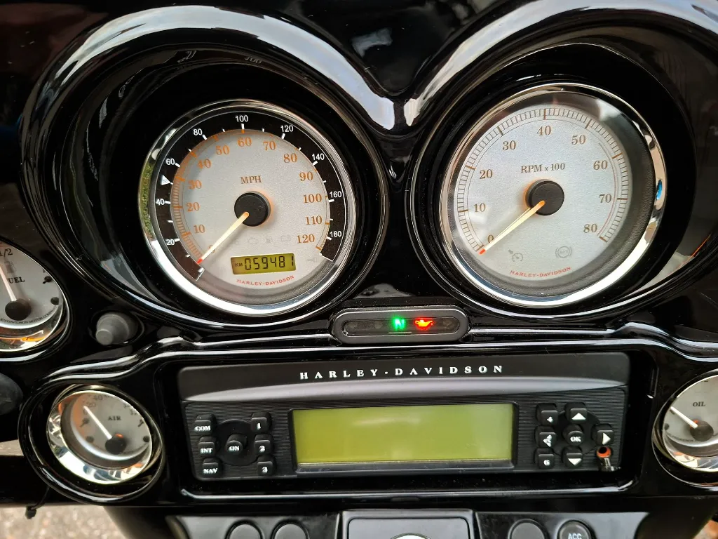 Harley Davidson Tour 96 FLHX Street Glide (18).webp