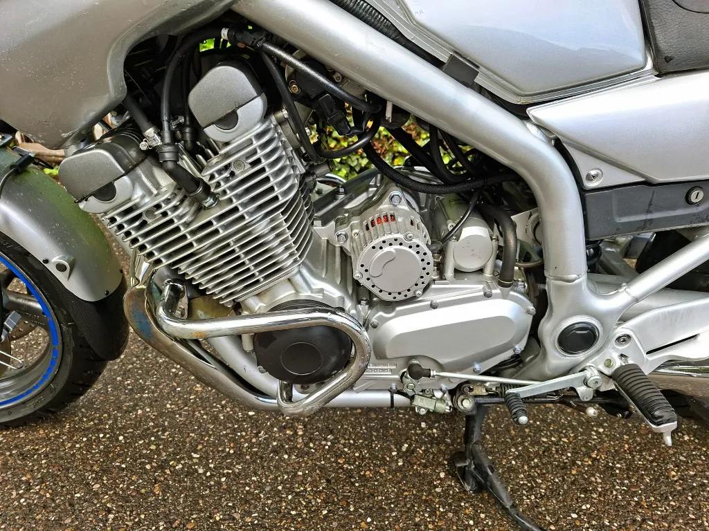 YAMAHA XJ 900 S DIVERSION (5).webp