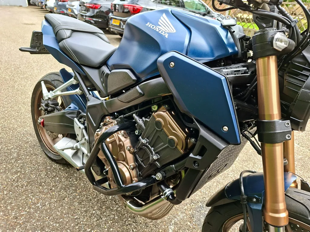 Honda cb650R (17).webp