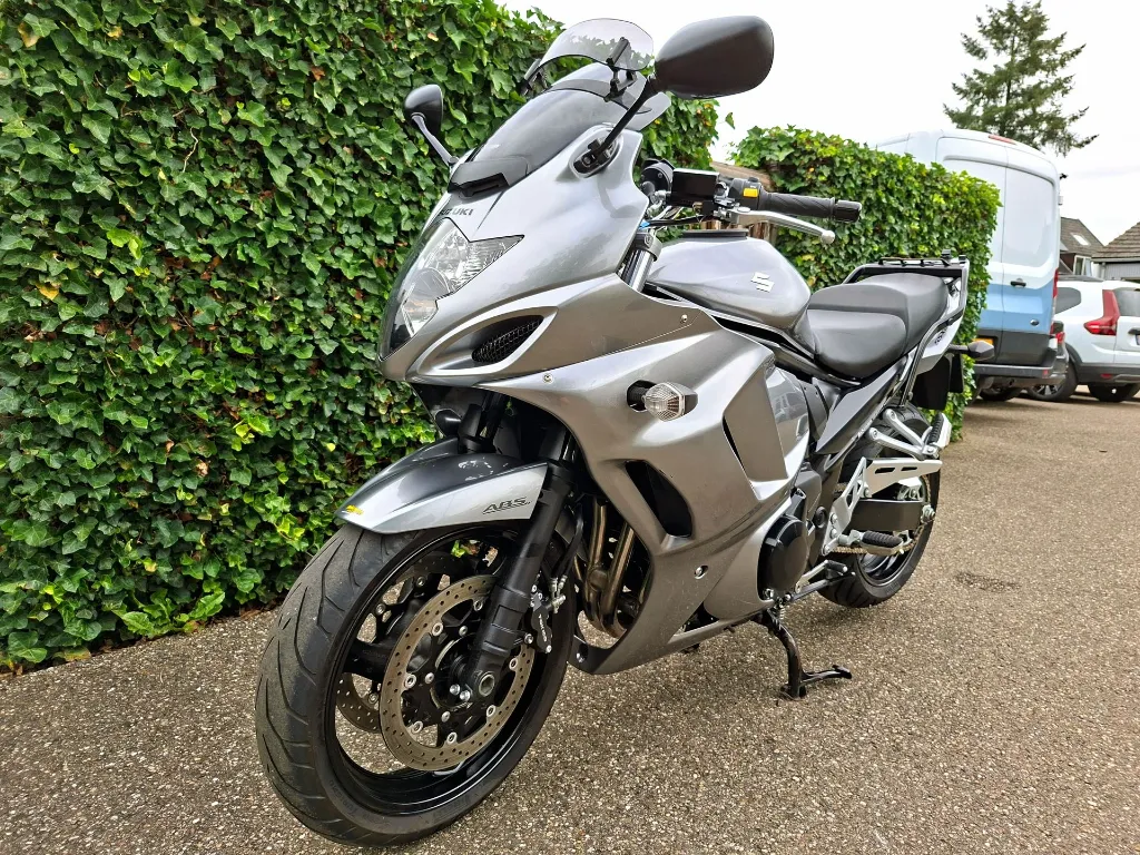 suzuki gsx 1250 f (12).webp