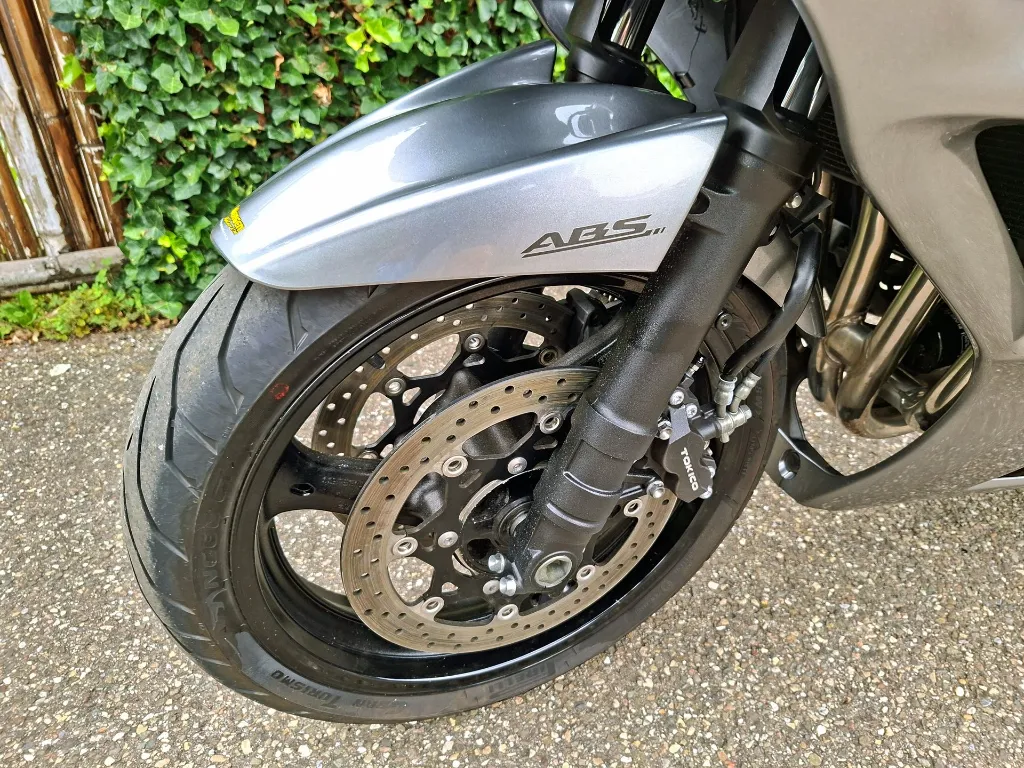 suzuki gsx 1250 f (13).webp