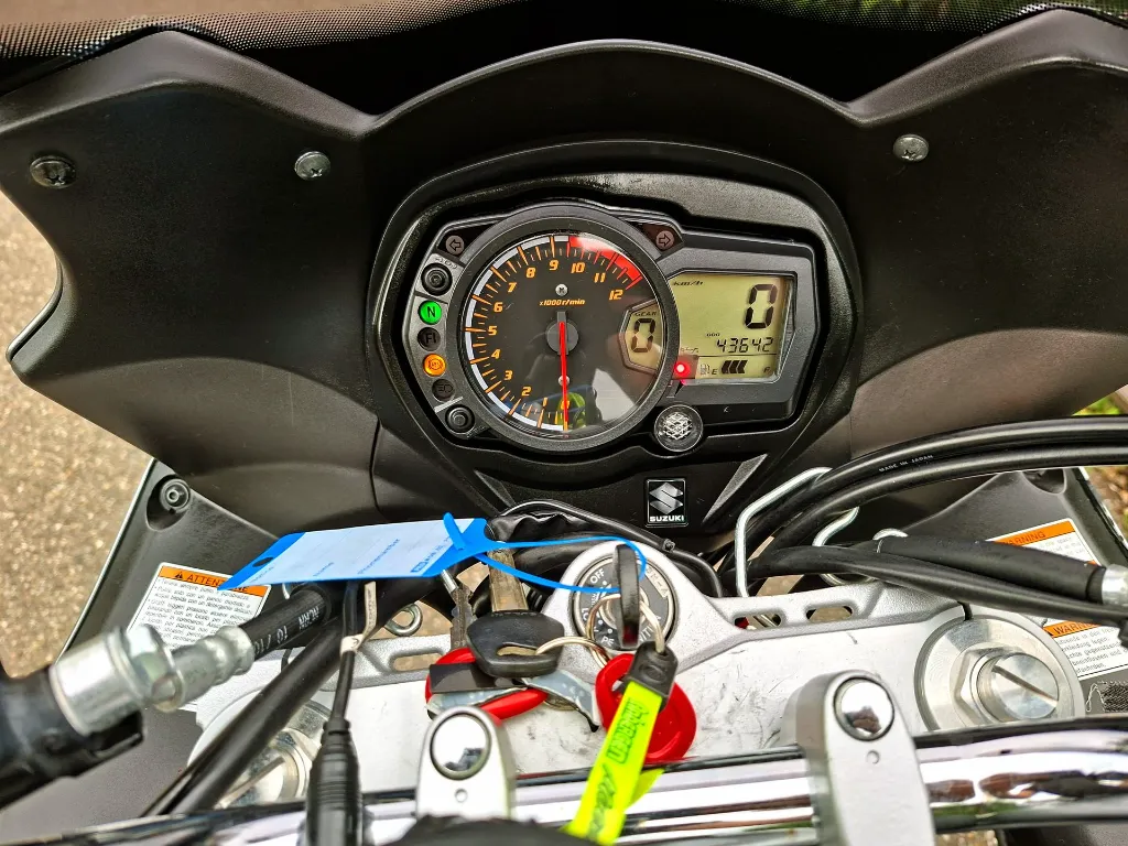 suzuki gsx 1250 f (21).webp