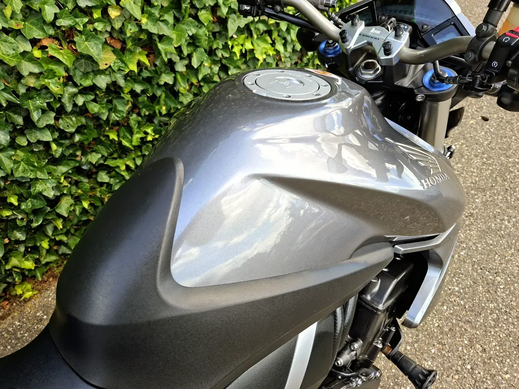honda cb 1000 r (1).webp