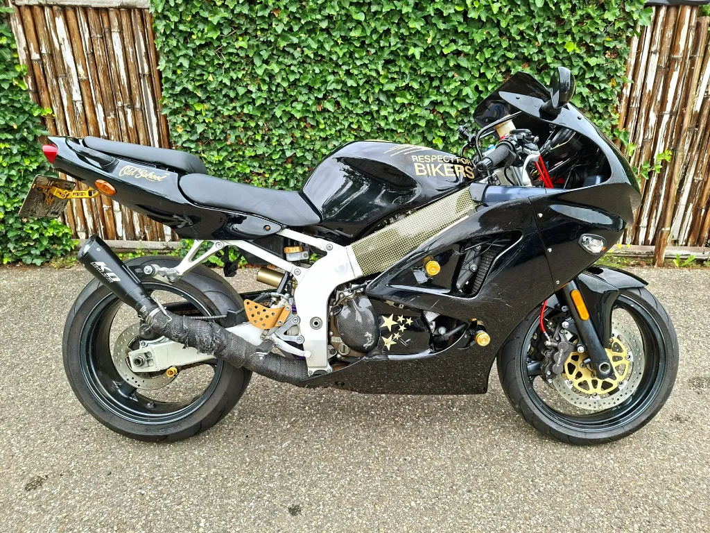 kawasaki zx6r (11).webp