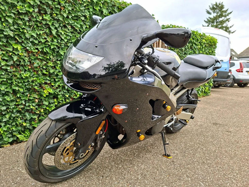 kawasaki zx6r (3).webp