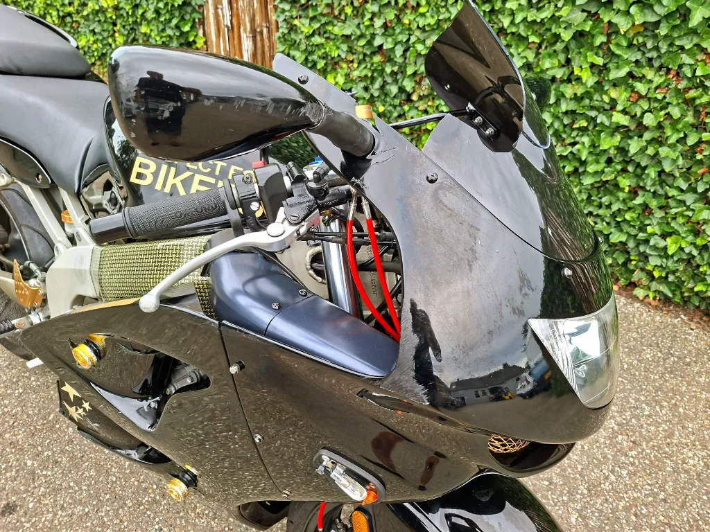 kawasaki zx6r (14).webp