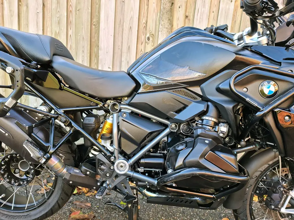 BMW R1250GS TRIPLE BLACK (7).webp