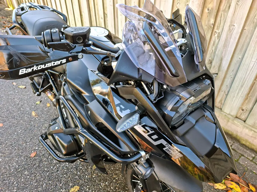 BMW R1250GS TRIPLE BLACK (4).webp