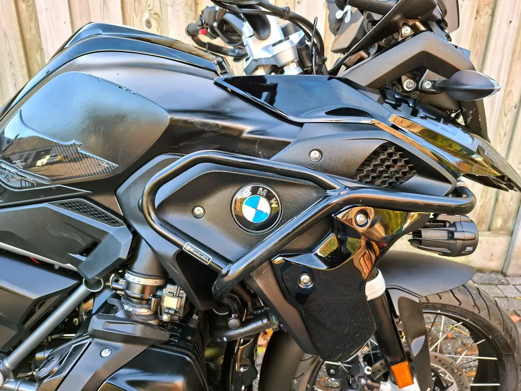 BMW R1250GS TRIPLE BLACK (5).webp