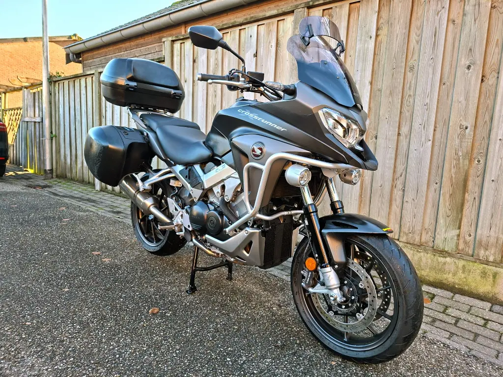Honda All-Road VFR 800X Crossrunner C (2).webp