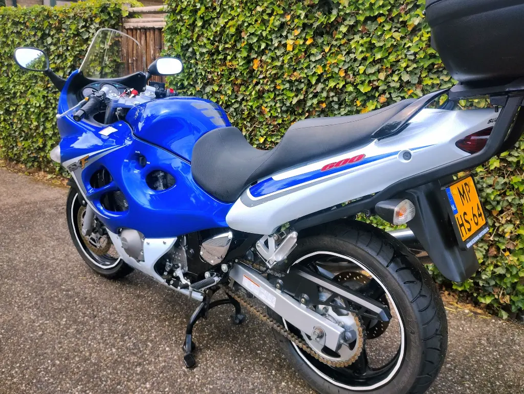 Suzuki Tour GSX 600 F (5).webp