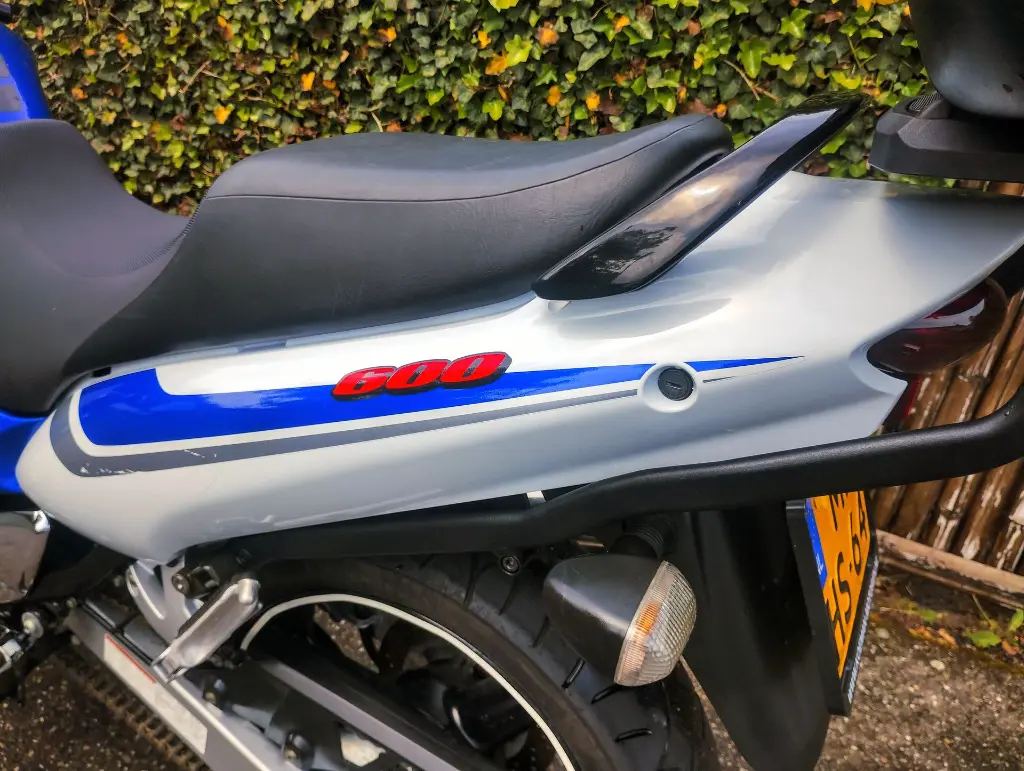 Suzuki Tour GSX 600 F (7).webp