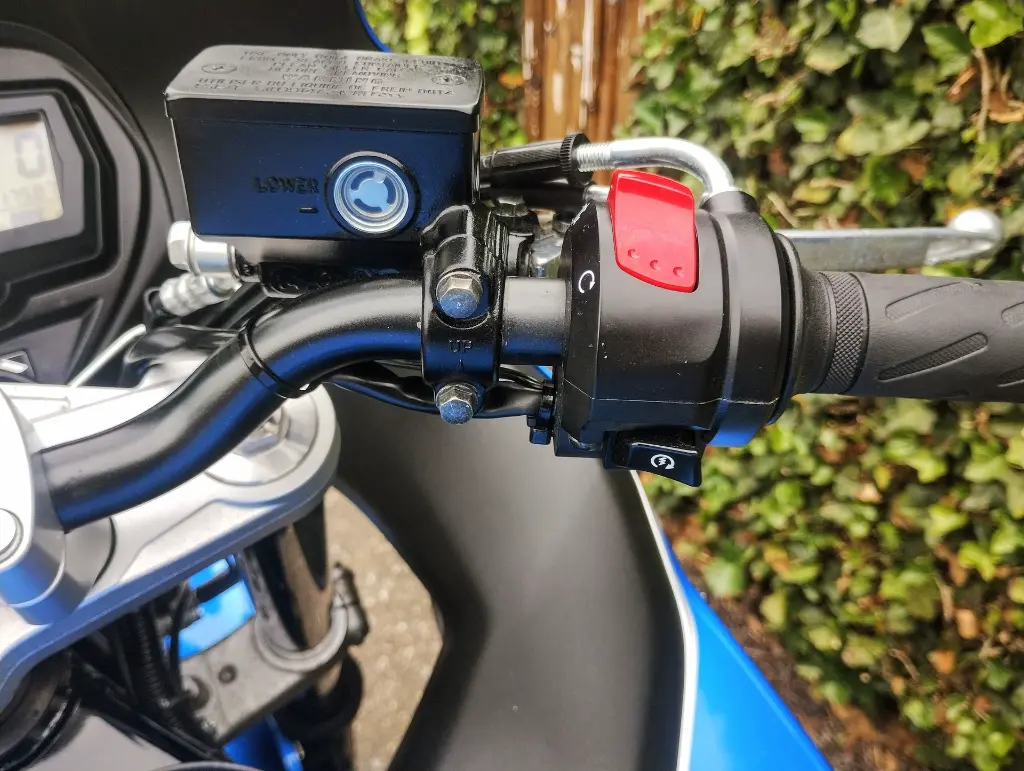SUZUKI GSX 650 F  ABS (11).webp