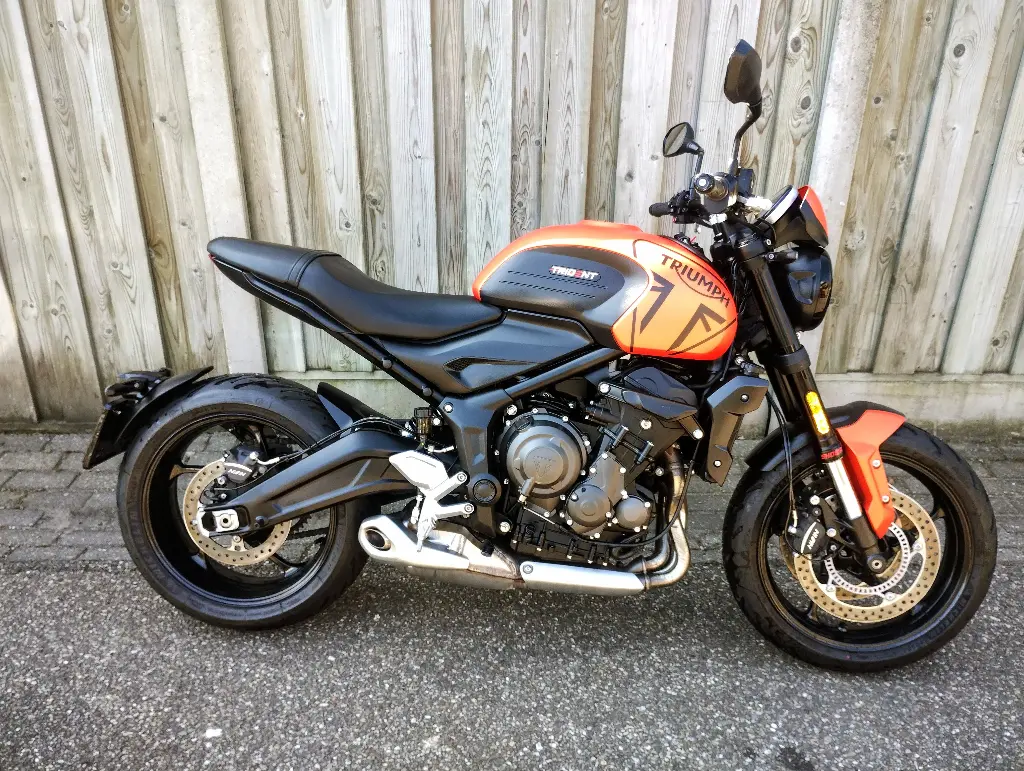 TRIUMPH TRIDENT 660