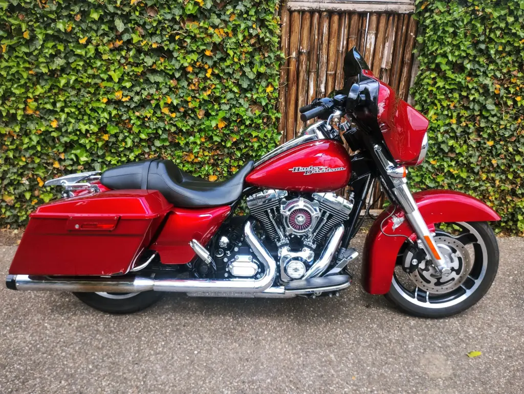 Harley Davidson 103 FLHX Street Glide