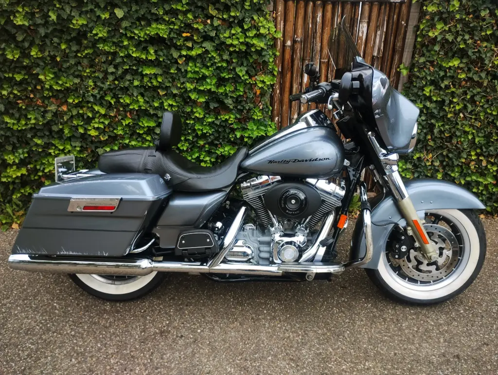 Harley Davidson Tour FLHT Electra Glide