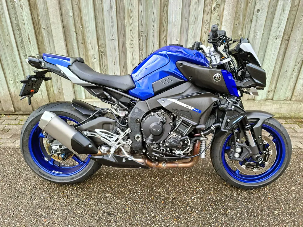 YAMAHA MT-10