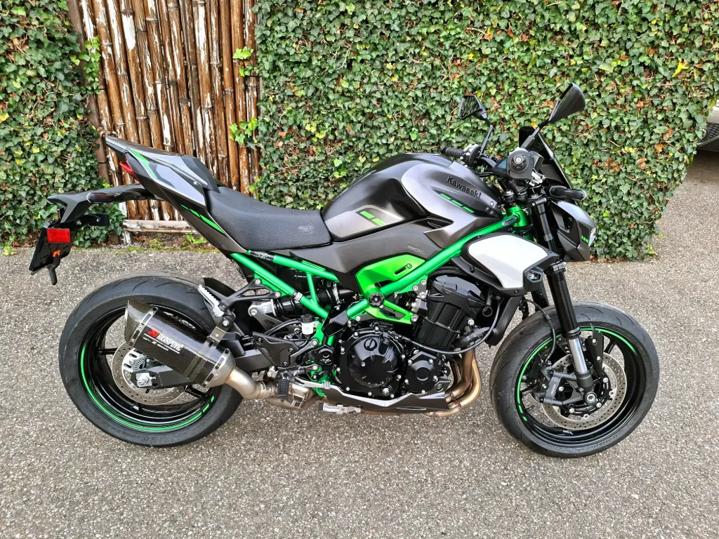 KAWASAKI Z900