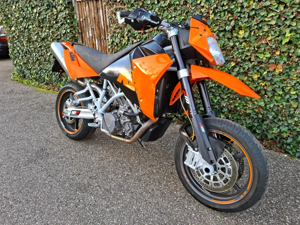 [22-MG-BH] KTM 950 Supermoto
