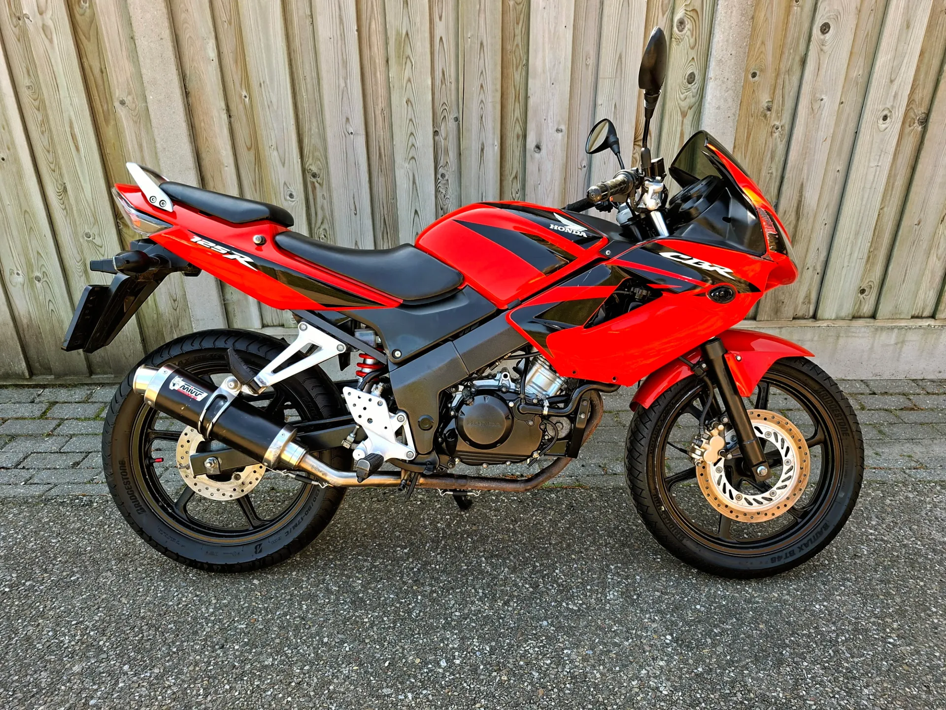 HONDA CBR 125 R
