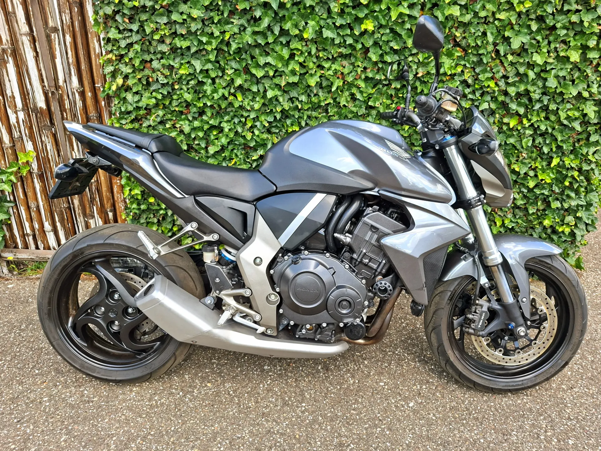 [32-MD-BP] HONDA CB1000R